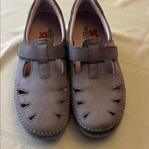 SAS WOMEN’S Gray Sandals size 9.5